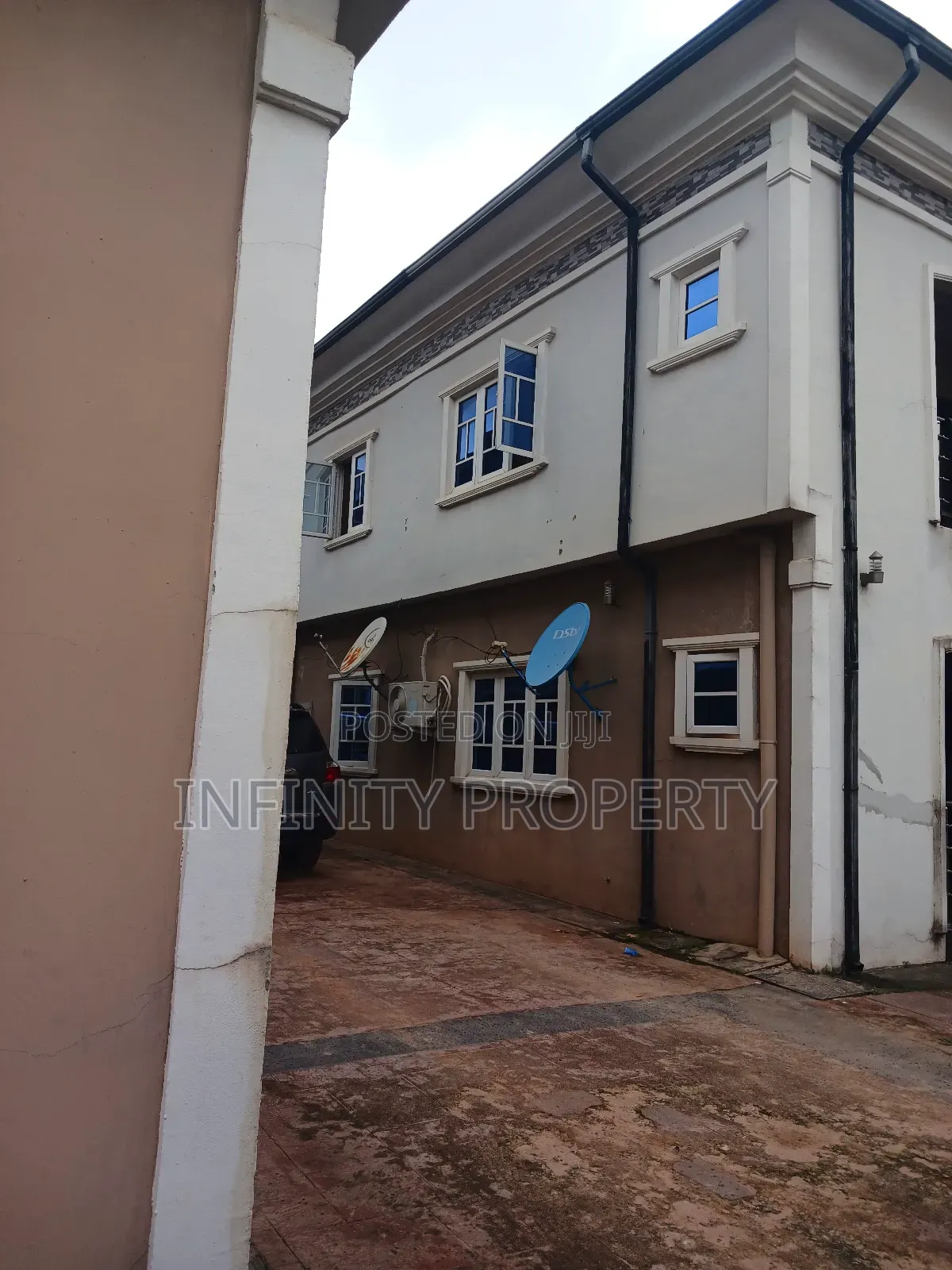 3bdrm Block of Flats in Ugbor Estate, Benin City for sale in Benin City