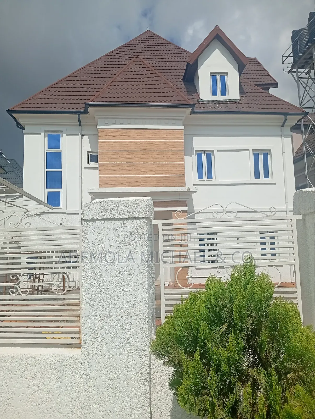 5bdrm Duplex in Idu/Karmo for sale in Karmo