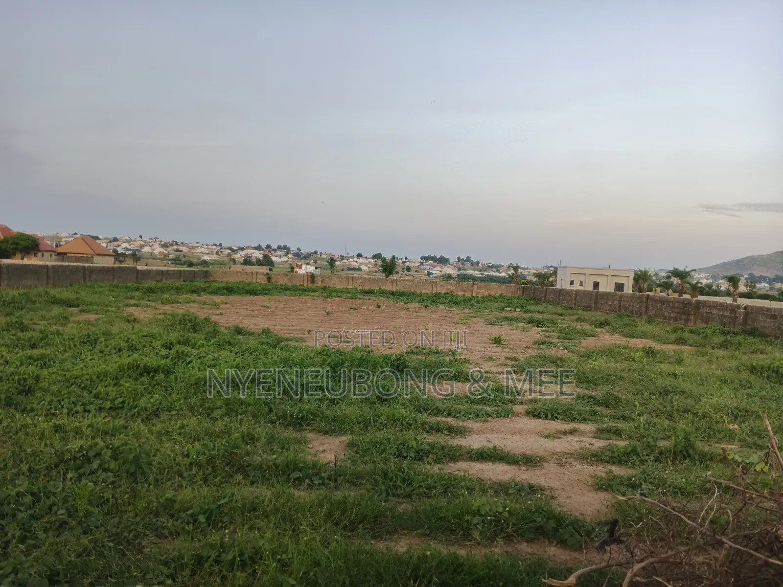 100/50 Estate Land for Sale in Karu