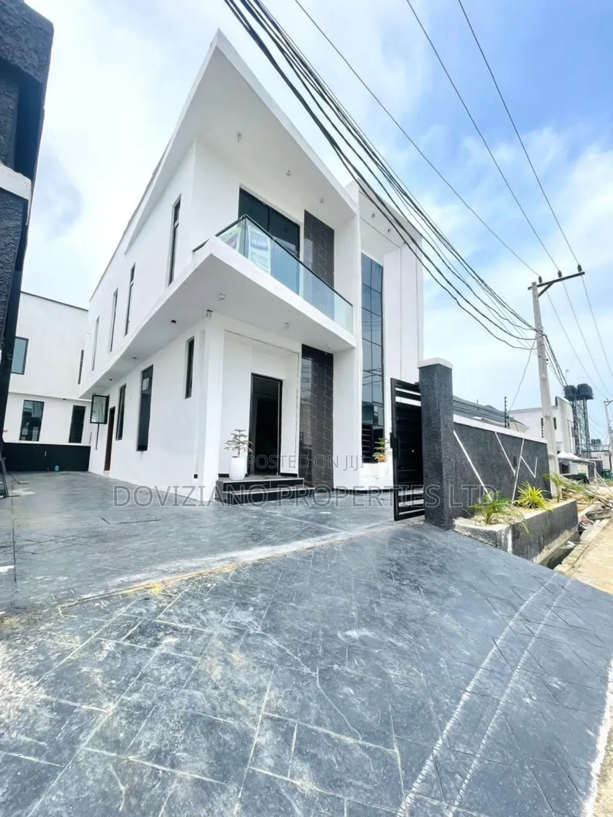 4bdrm Duplex in Ikota for sale in Ikota