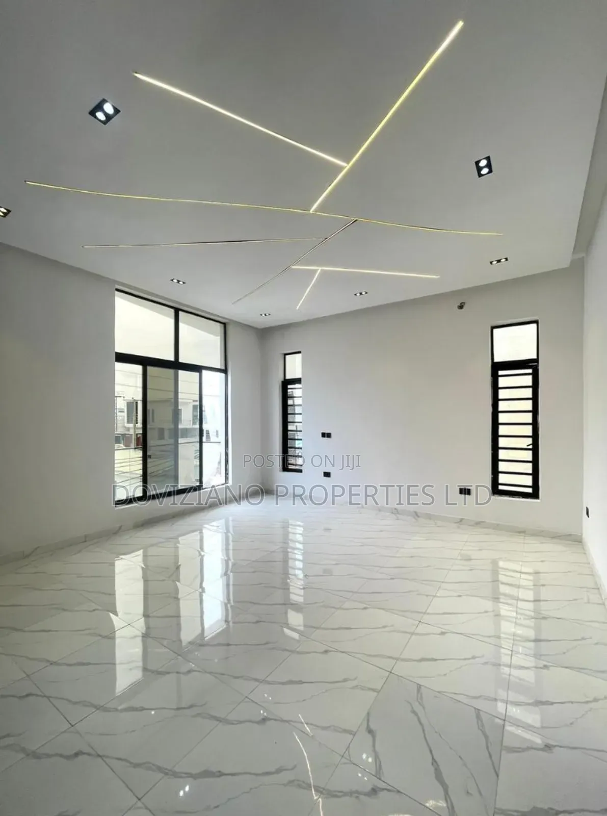 4bdrm Duplex in Ikota for sale in Ikota