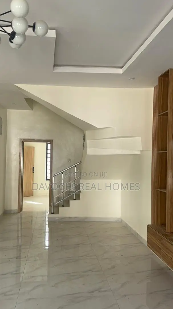 4bdrm Duplex in Ikota for sale in Ikota