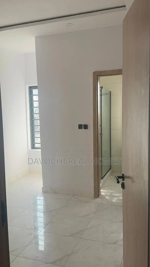 4bdrm Duplex in Ikota for rent in Ikota