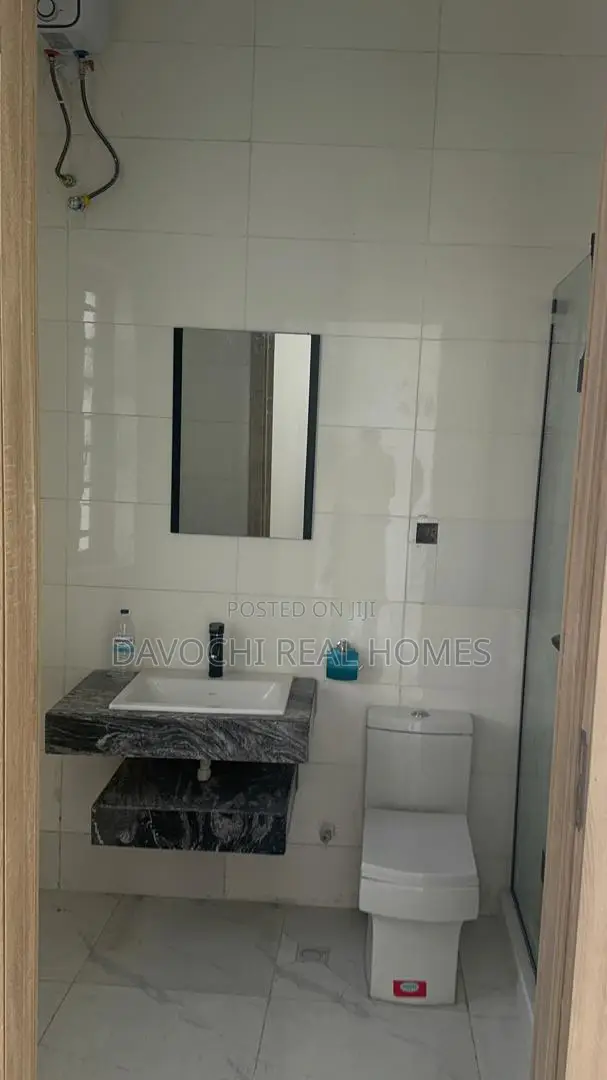 4bdrm Duplex in Ikota for rent in Ikota