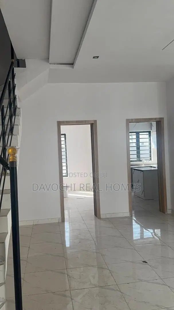 4bdrm Duplex in Ikota for rent in Ikota