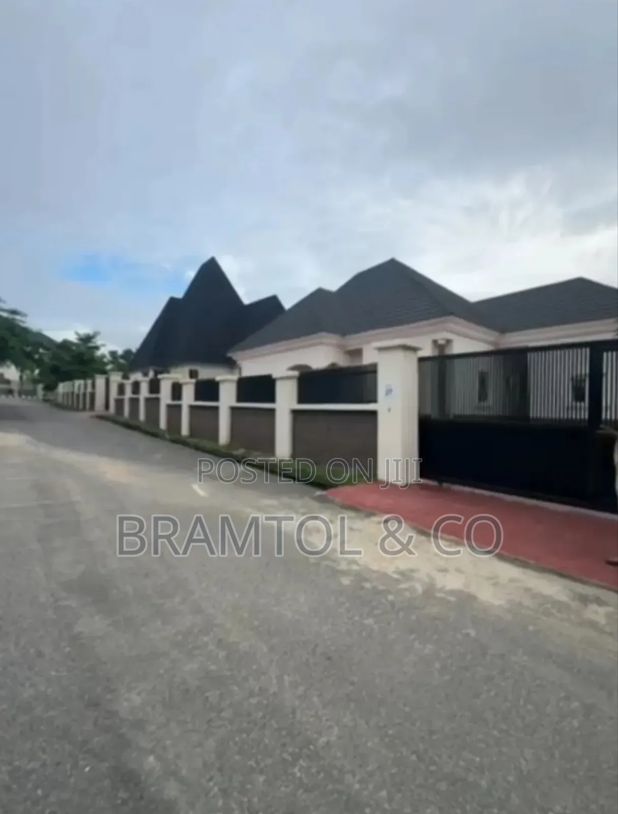 3bdrm Bungalow in Apo District for sale in Apo District