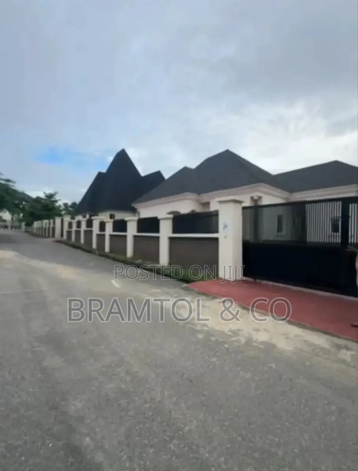 3bdrm Bungalow in Apo District for sale in Apo District