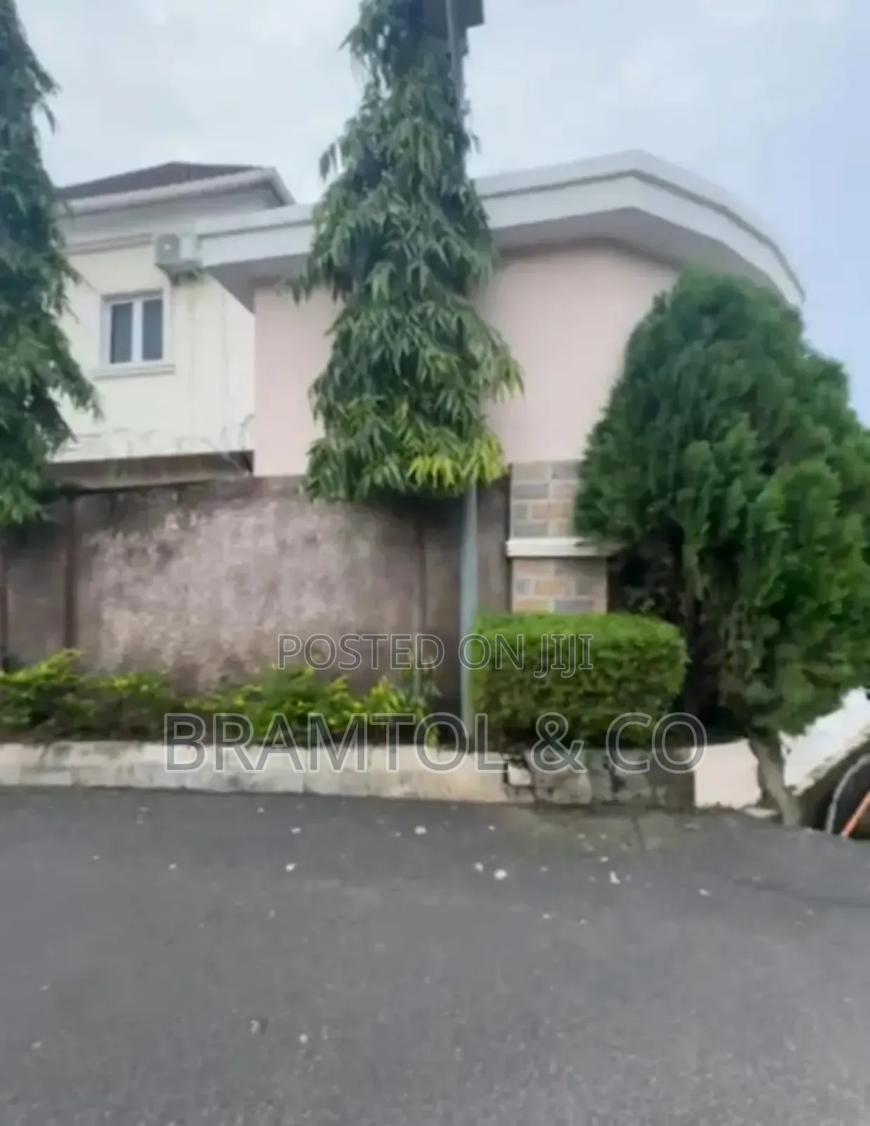 3bdrm Bungalow in Apo District for sale in Apo District