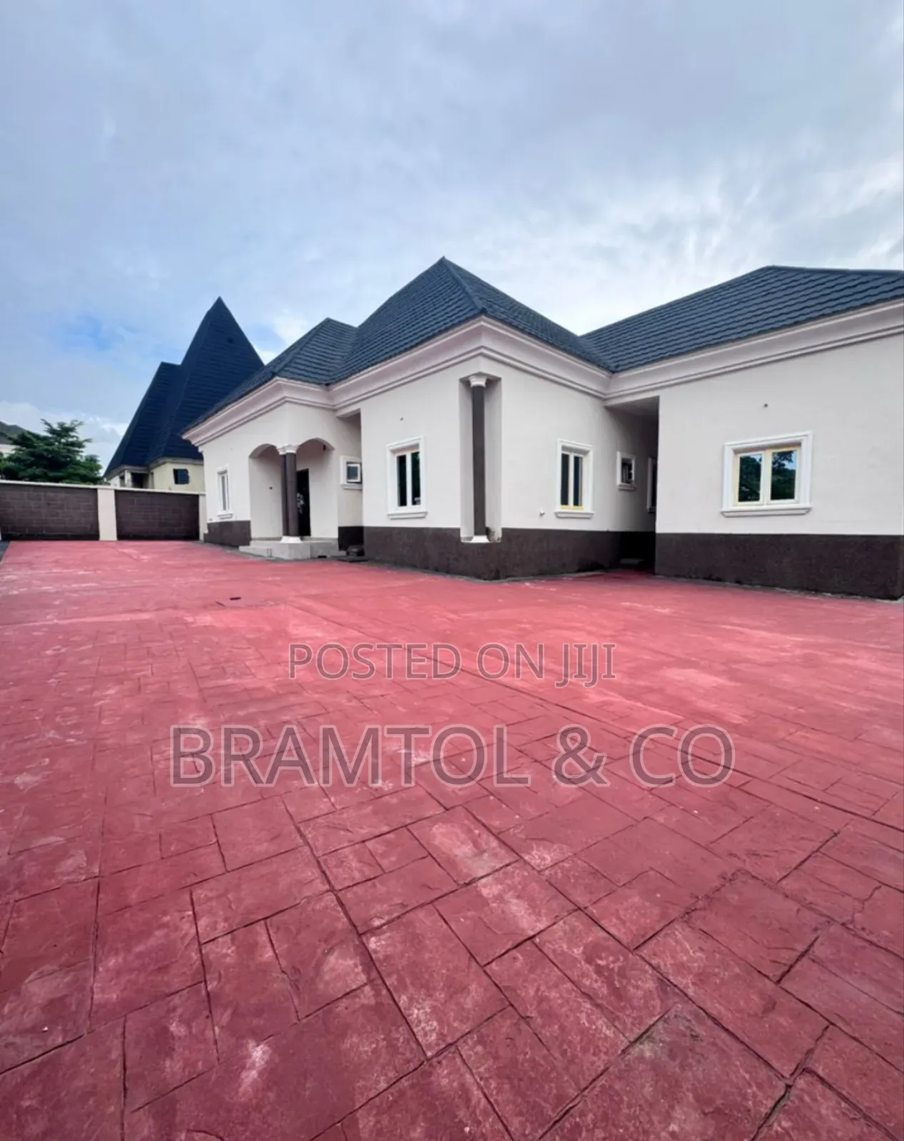 3bdrm Bungalow in Apo District for sale in Apo District