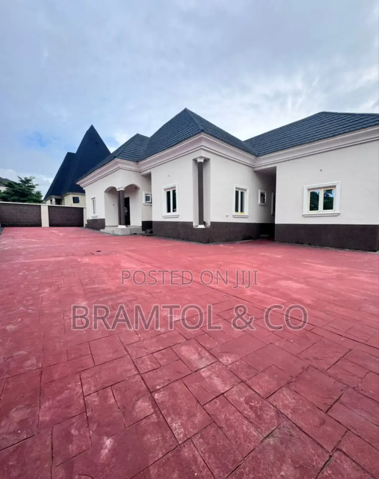 3bdrm Bungalow in Apo District for sale in Apo District
