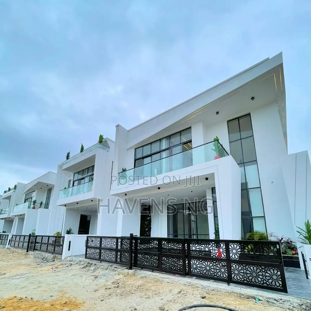 5bdrm Duplex in Lekki Phase 2 for sale in Lekki Phase 2