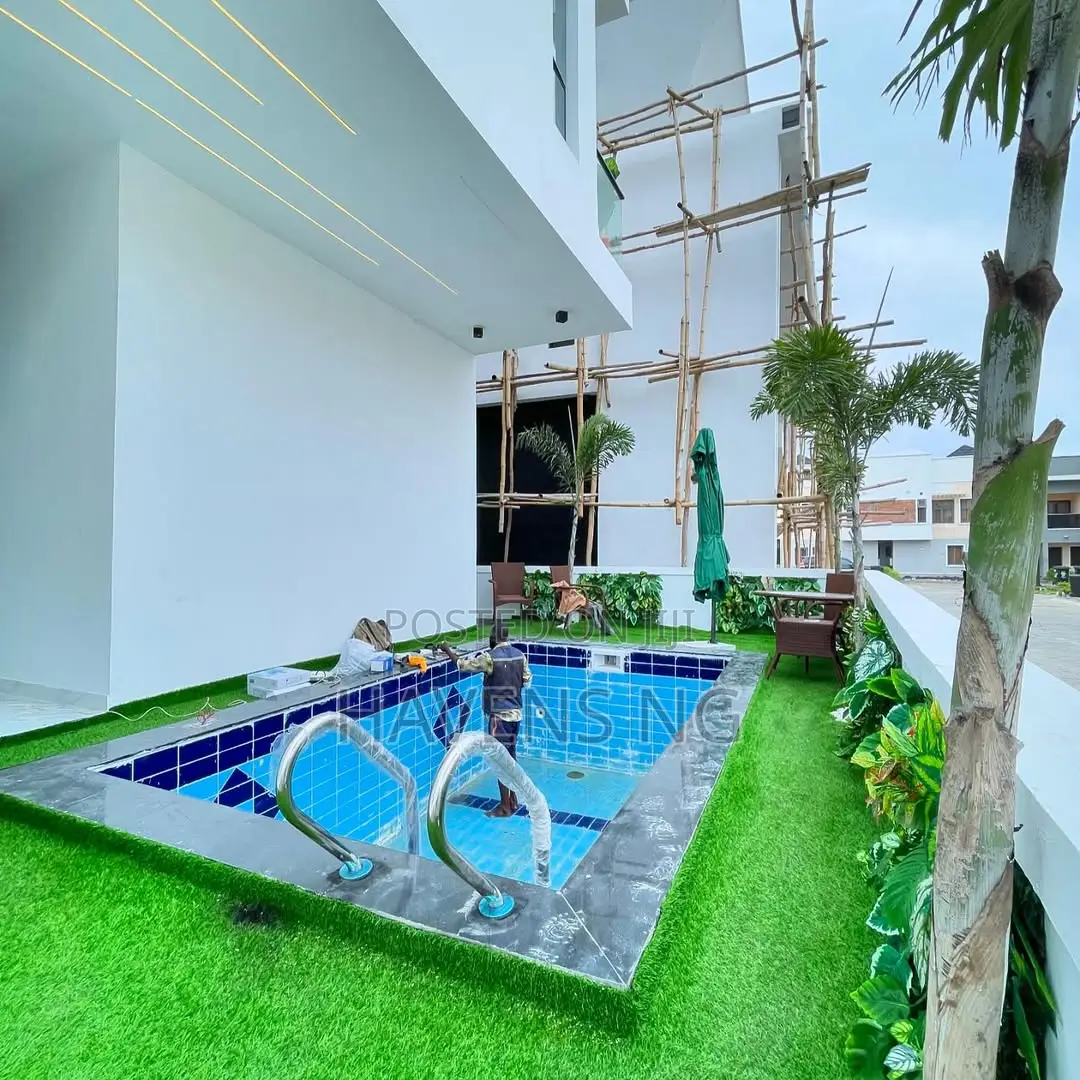 5bdrm Duplex in Lekki Phase 2 for sale in Lekki Phase 2