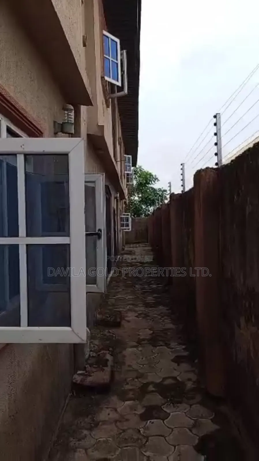 12bdrm Block of Flats in Benin City for sale in Benin City