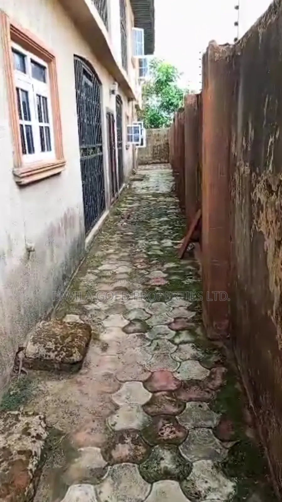 12bdrm Block of Flats in Benin City for sale in Benin City
