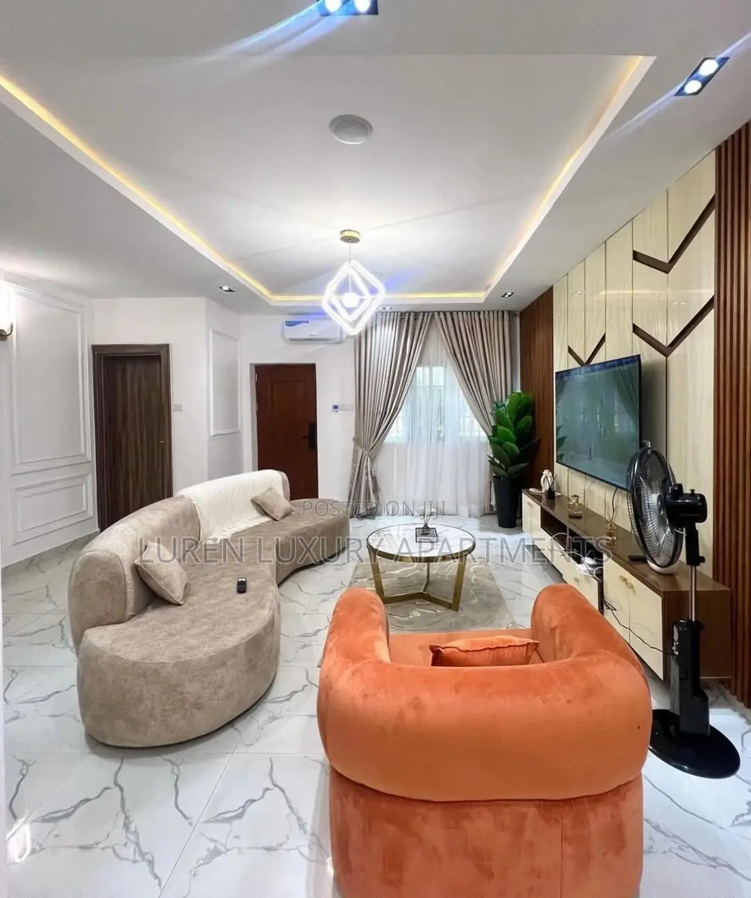 2 Bedroom Smart Apartment With Ps5 in Jahi