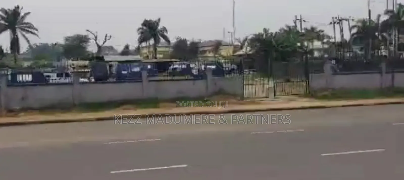 For Sale : 2600 Sqmts At Azikiwe Rd, Old Gra , Ph in Port-Harcourt