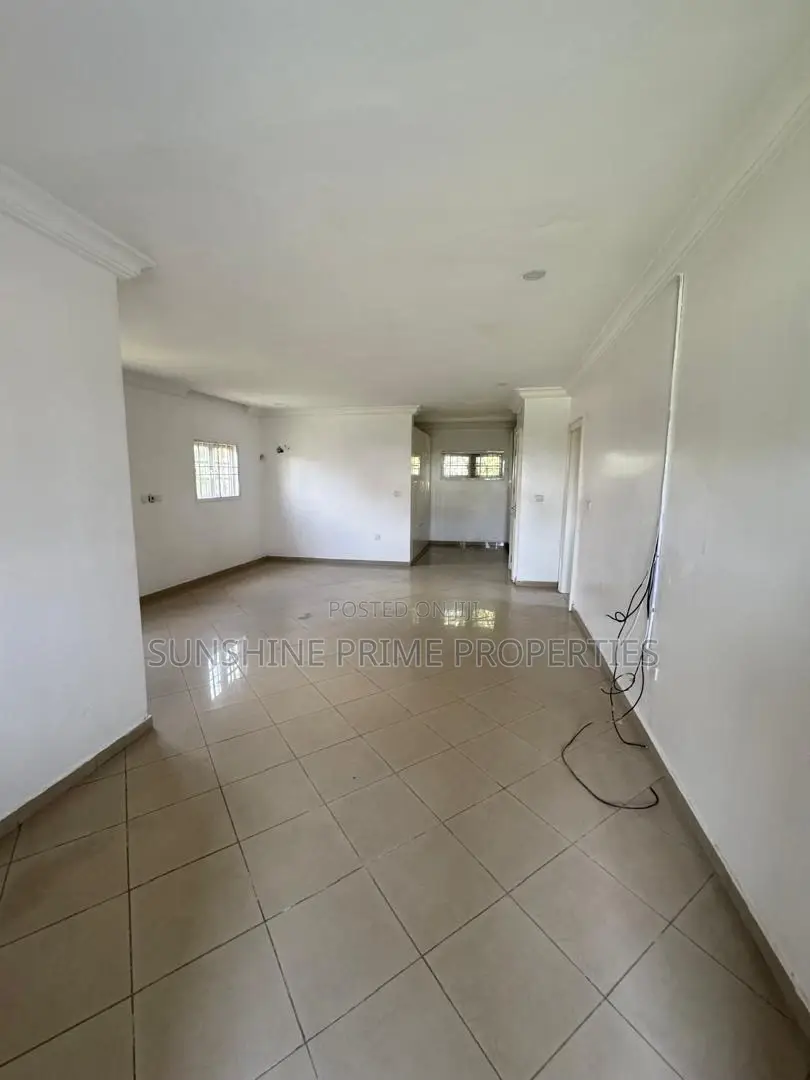 5bdrm Duplex in Brains And Hammers for sale in Apo District