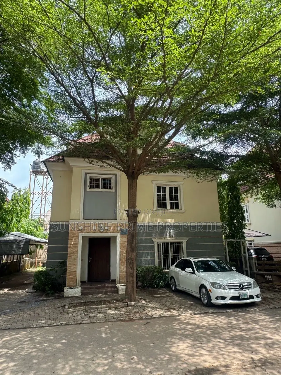 5bdrm Duplex in Brains And Hammers for sale in Apo District