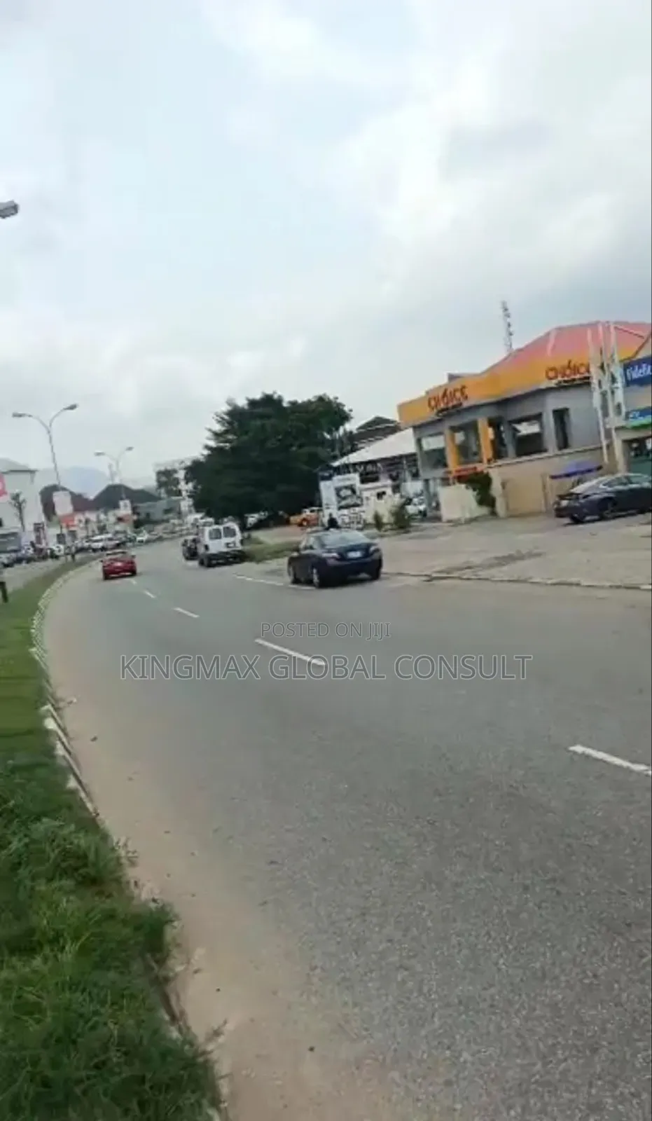 Lease : Lettable Space of 2,400 Square Meters. in Wuse 2