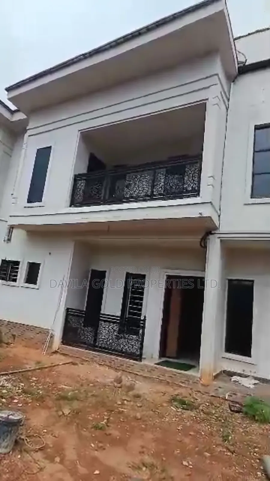 12bdrm Block of Flats in Benin City for sale in Benin City