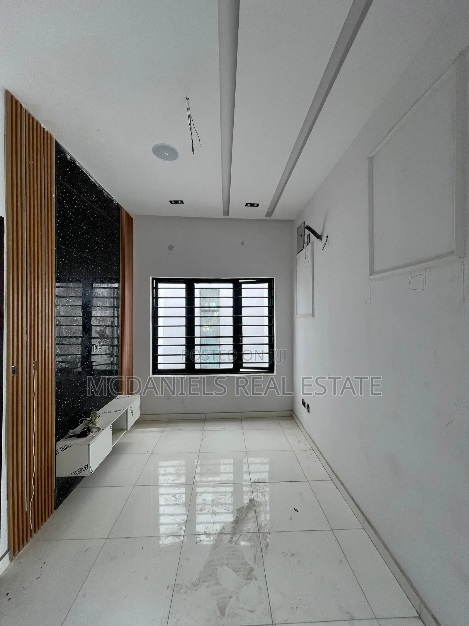 Furnished 5bdrm Duplex in Chevron for sale in Chevron