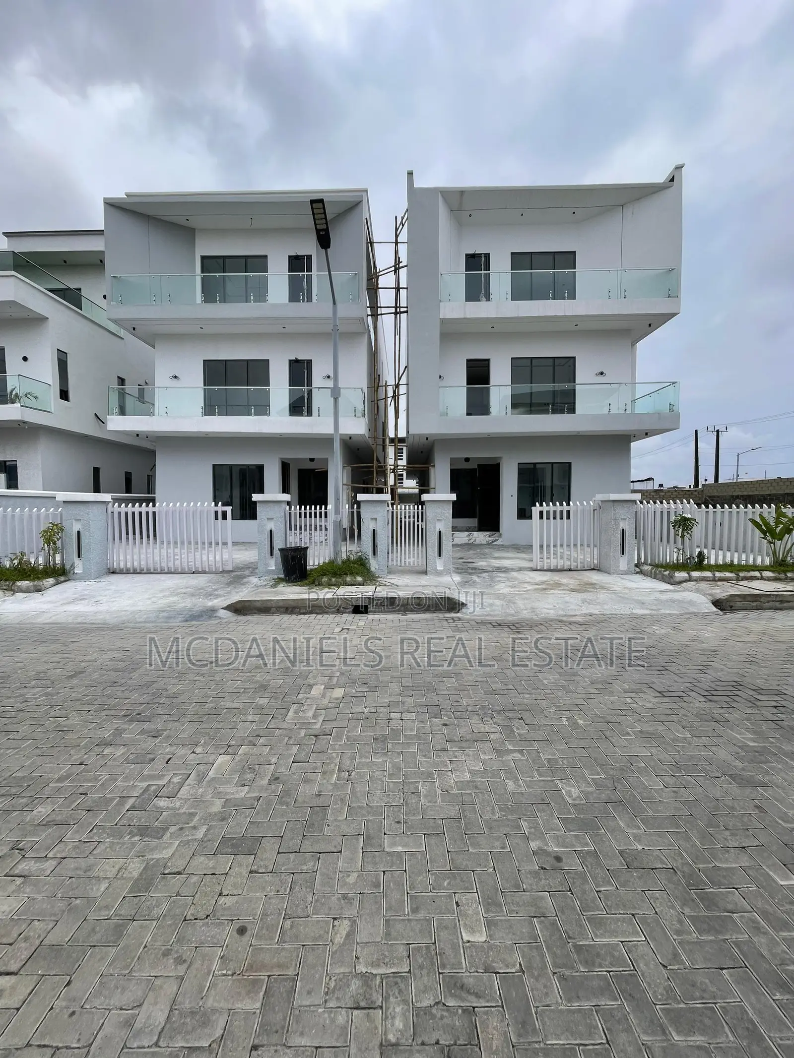 Furnished 5bdrm Duplex in Osapa london for sale in Osapa london