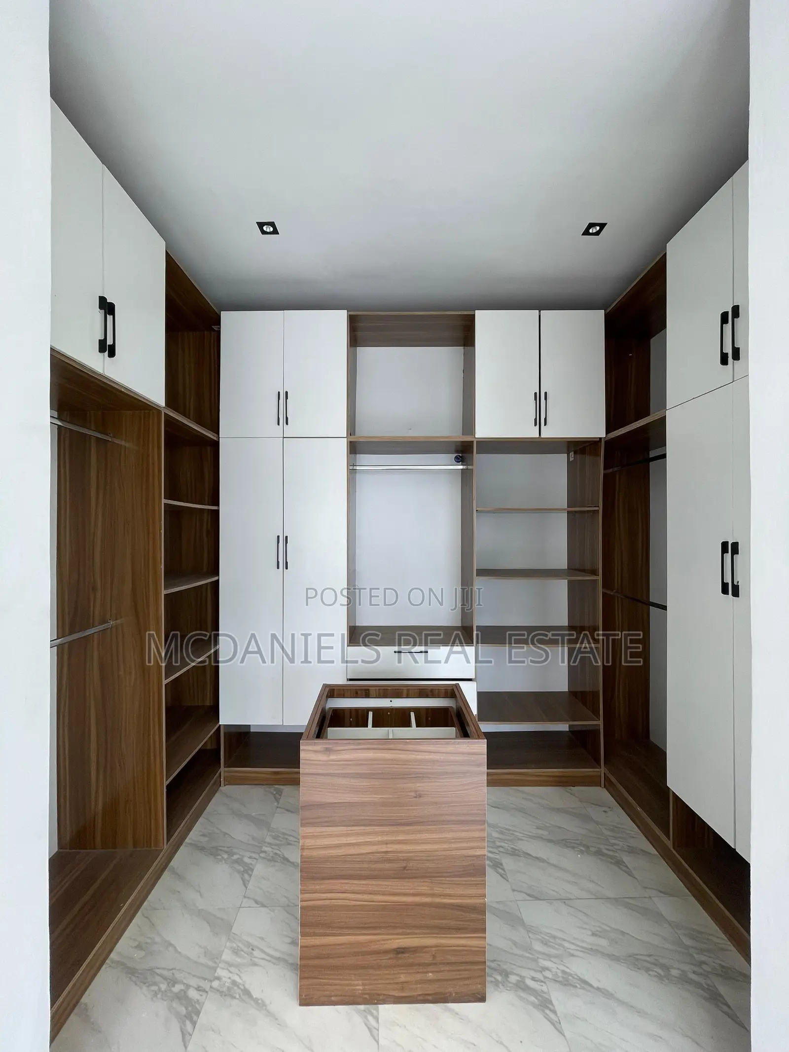 Furnished 5bdrm Duplex in Osapa london for sale in Osapa london