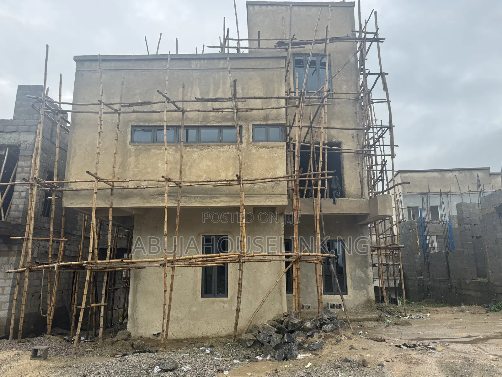 5bdrm Duplex in Guzape Main Abuja for sale in Guzape District