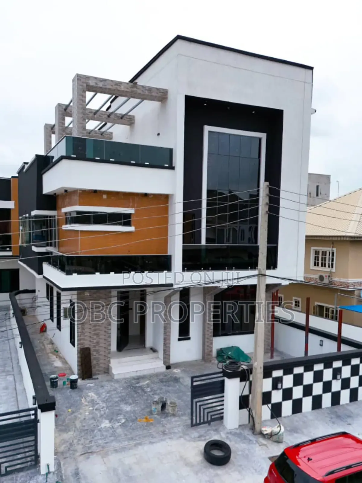 6 Bedrooms Fully Detached Duplex With Bq in Chevron