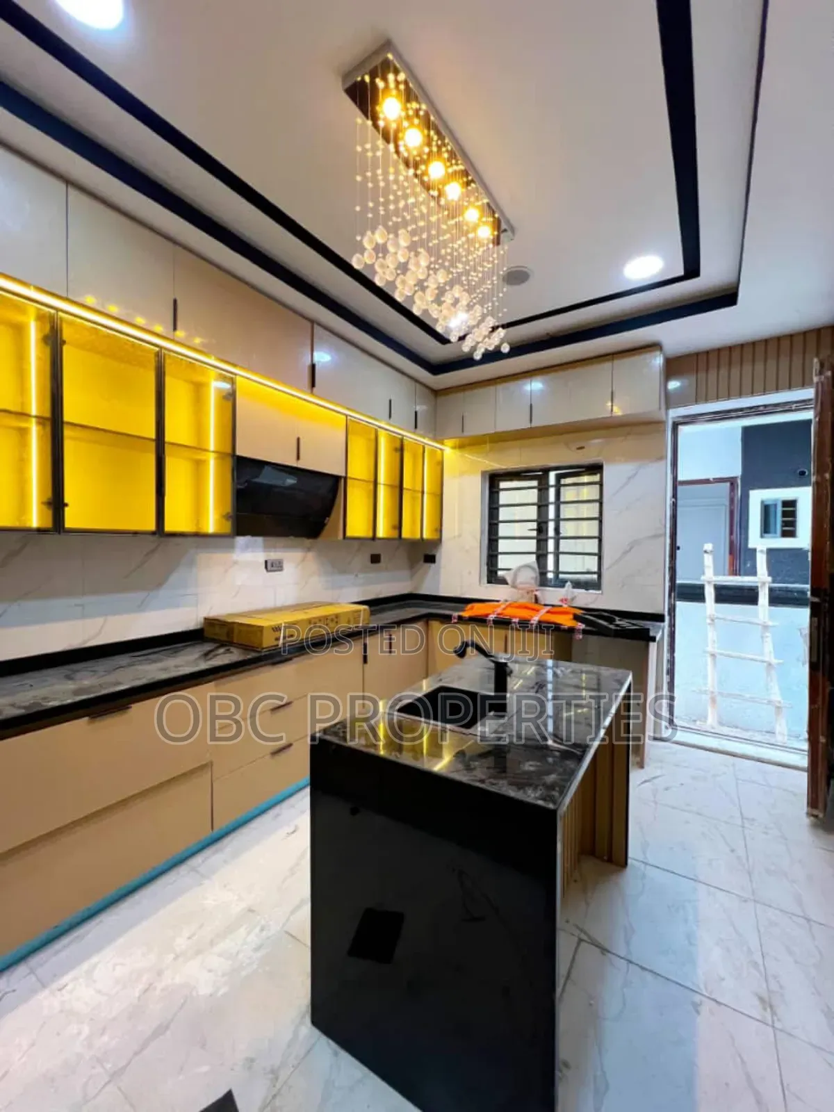 6 Bedrooms Fully Detached Duplex With Bq in Chevron