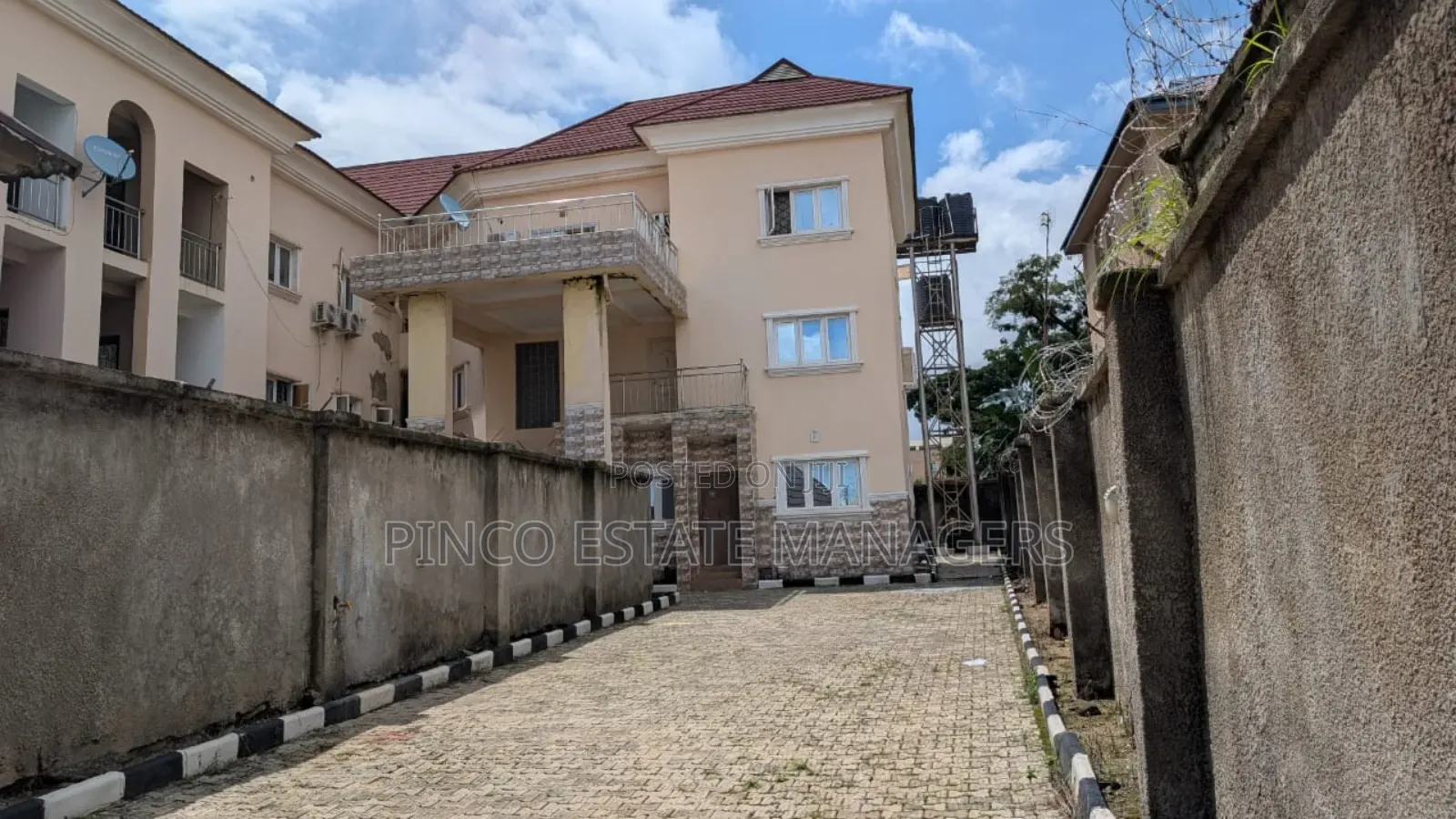 3bdrm Block of Flats in Life Camp for sale in Life Camp