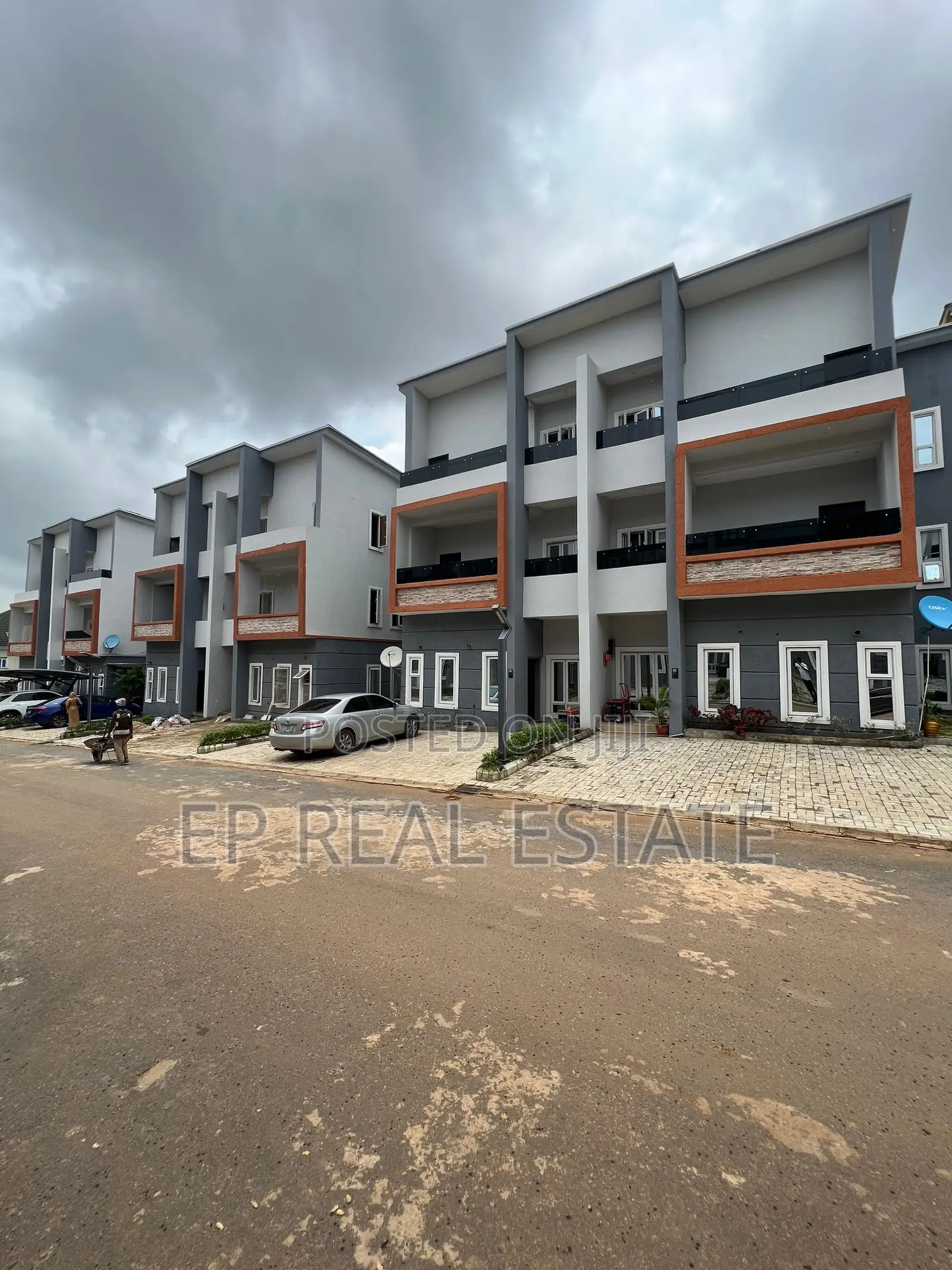 Furnished 4bdrm Townhouse/Terrace in By Games Village, Kura for sale in Kura