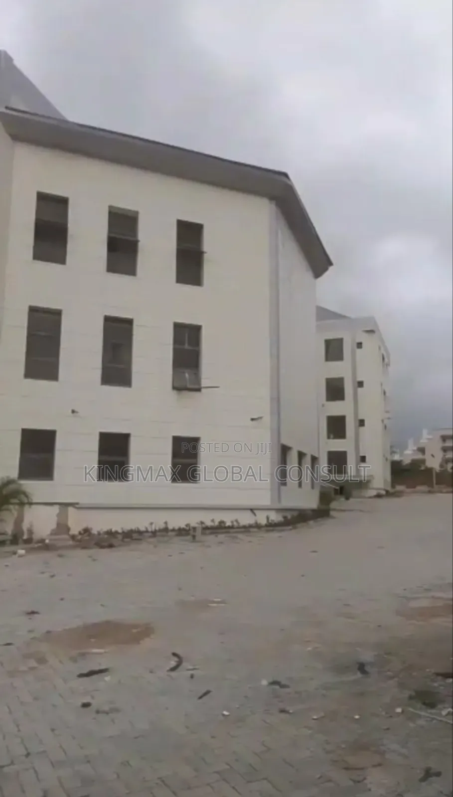 Super Mega Commercial Complex For Sale Location Utako Abuja in Utako