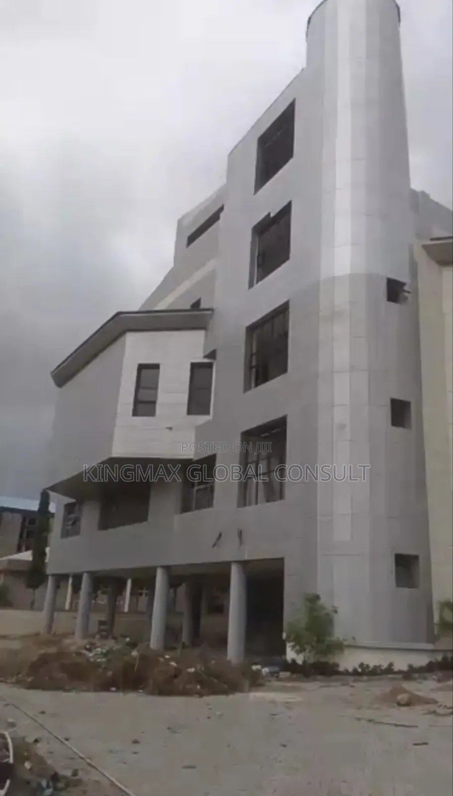Super Mega Commercial Complex For Sale Location Utako Abuja in Utako