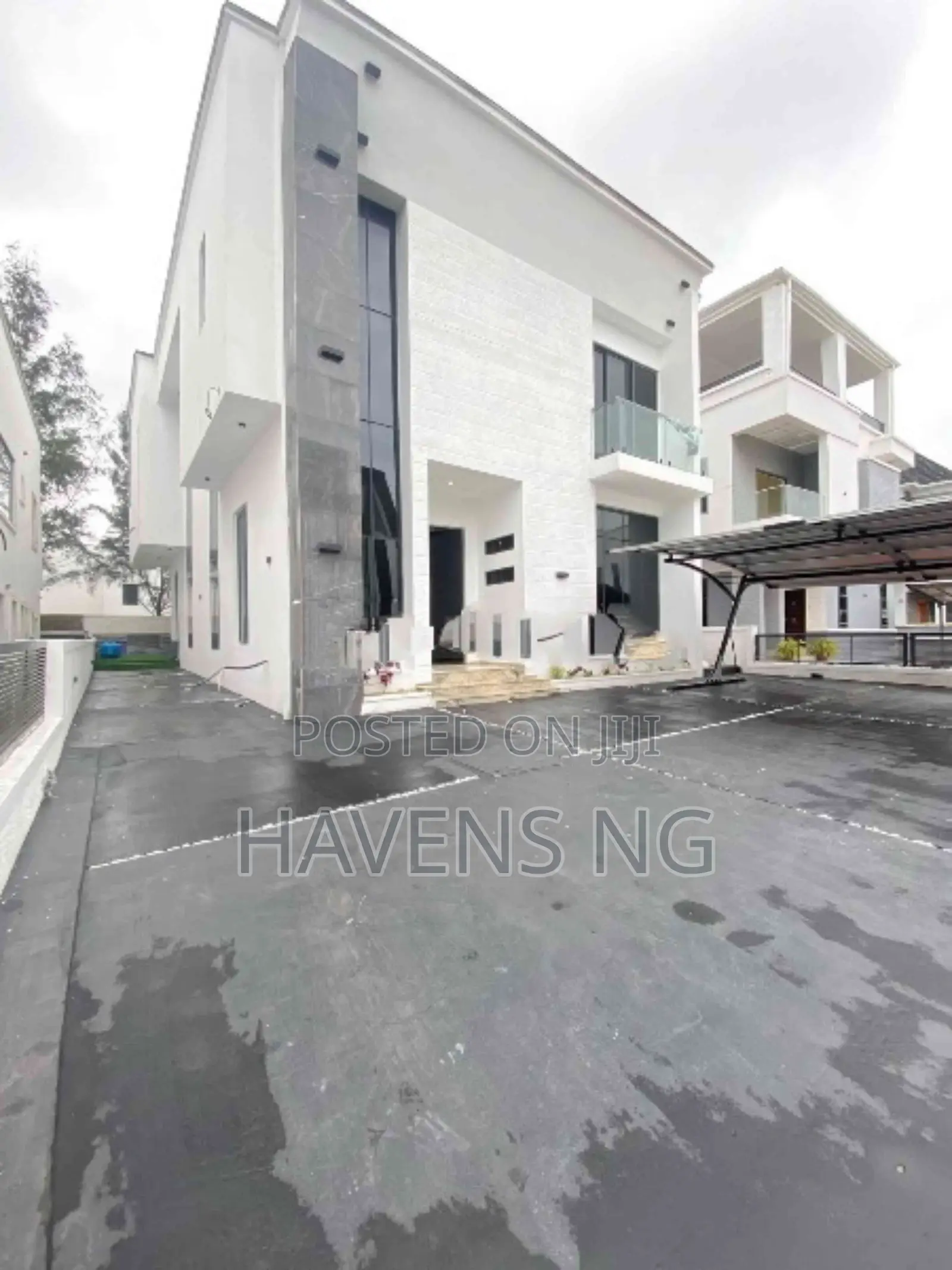 5bdrm Duplex in Ikota for sale in Ikota