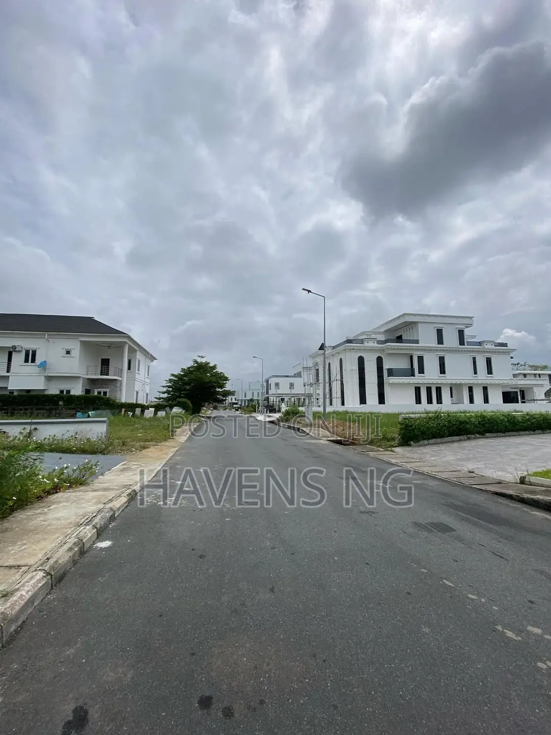 5bdrm Duplex in Ikate for sale in Ikate
