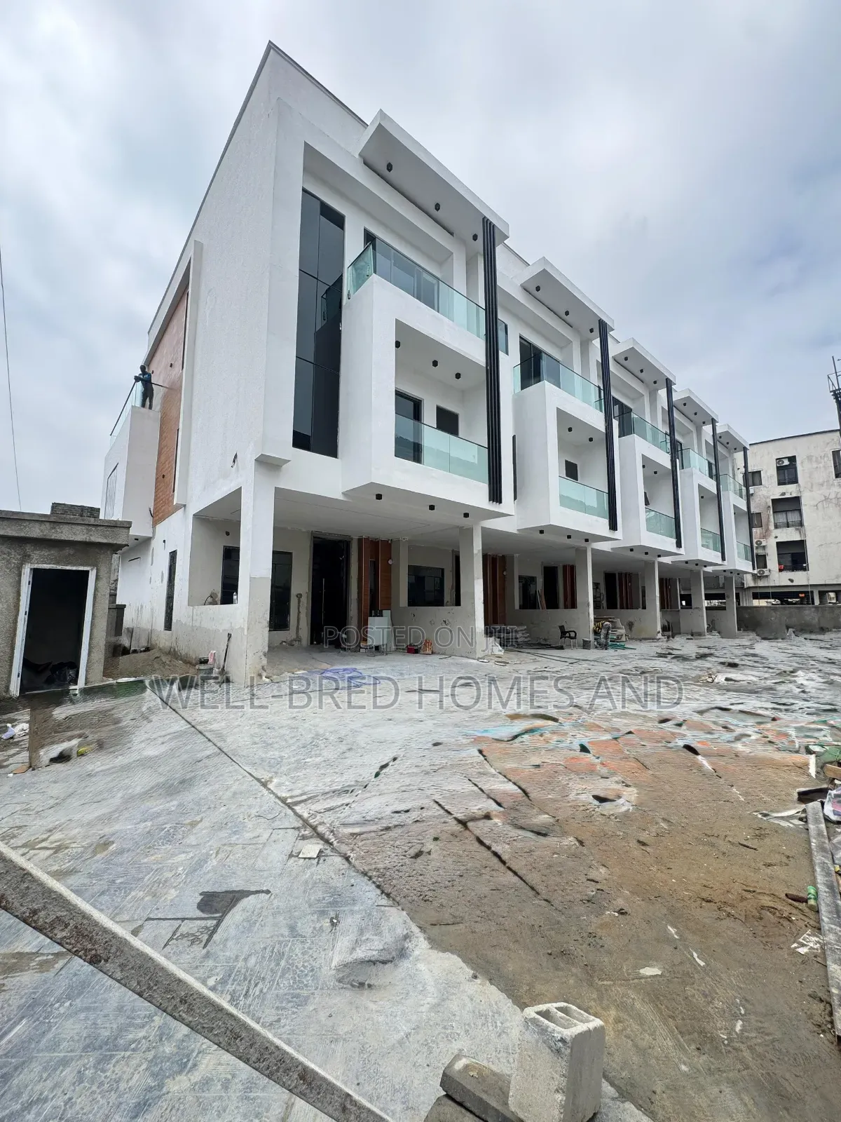 4bdrm Duplex in Osapa Lekki Lagos for sale in Lekki