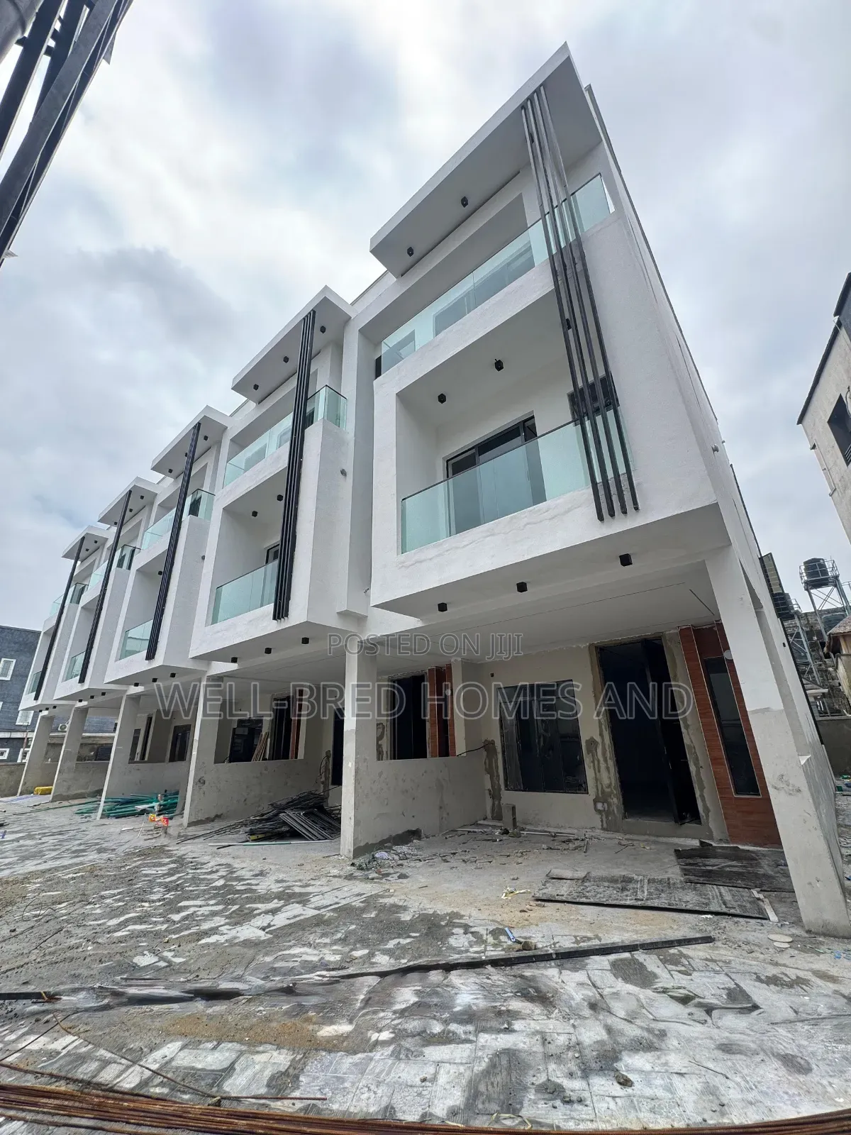 4bdrm Duplex in Osapa Lekki Lagos for sale in Lekki