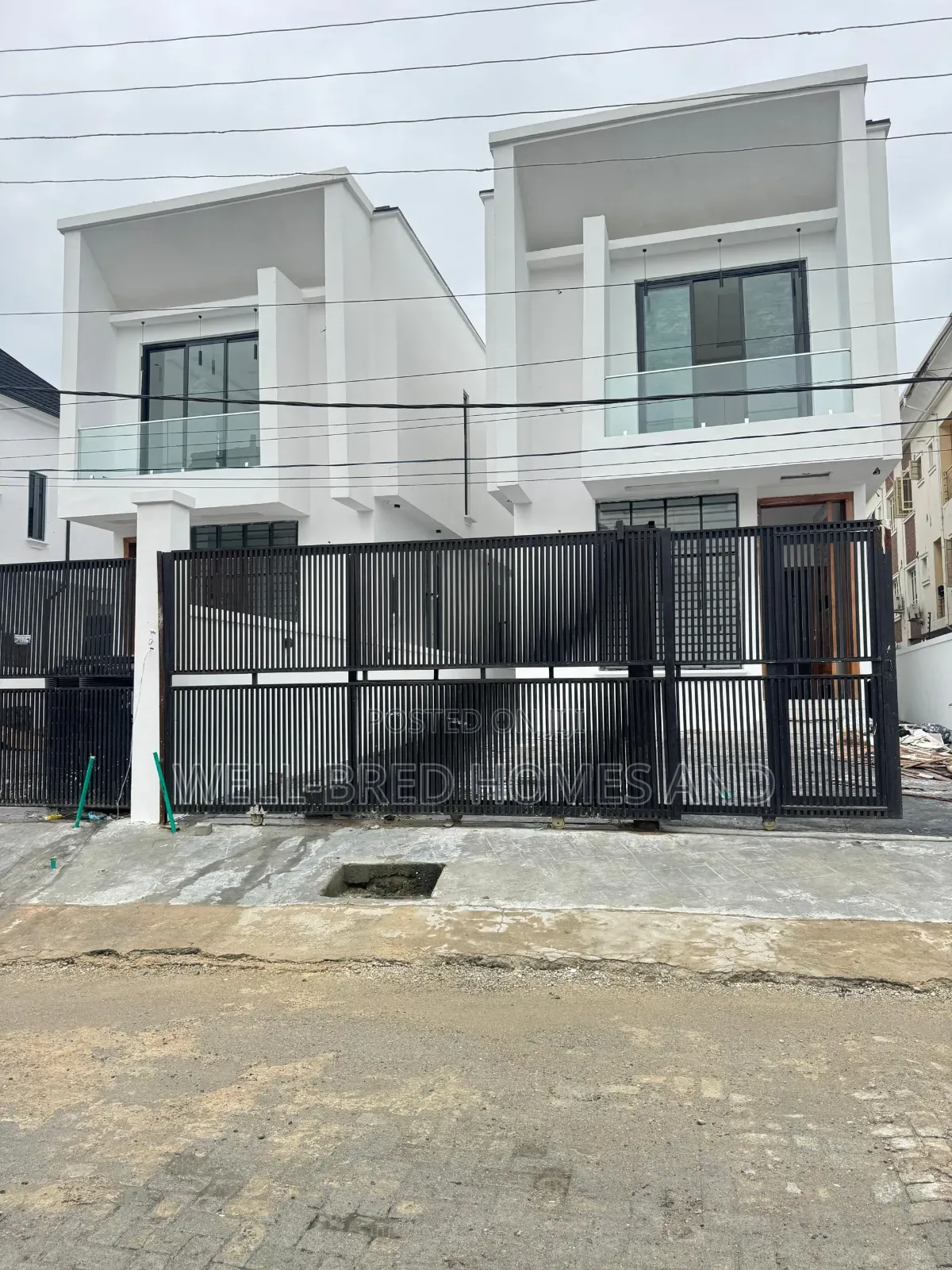 4bdrm Duplex in Osapa Lekki Lagos for sale in Lekki