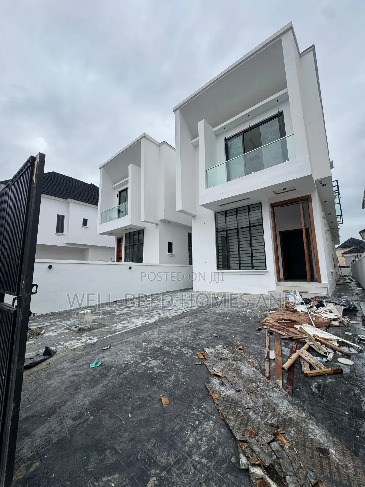 4bdrm Duplex in Osapa Lekki Lagos for sale in Lekki
