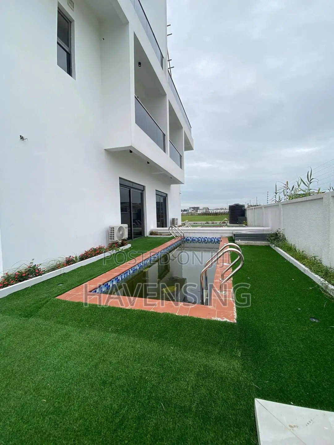 5bdrm Duplex in Ikate for sale in Ikate