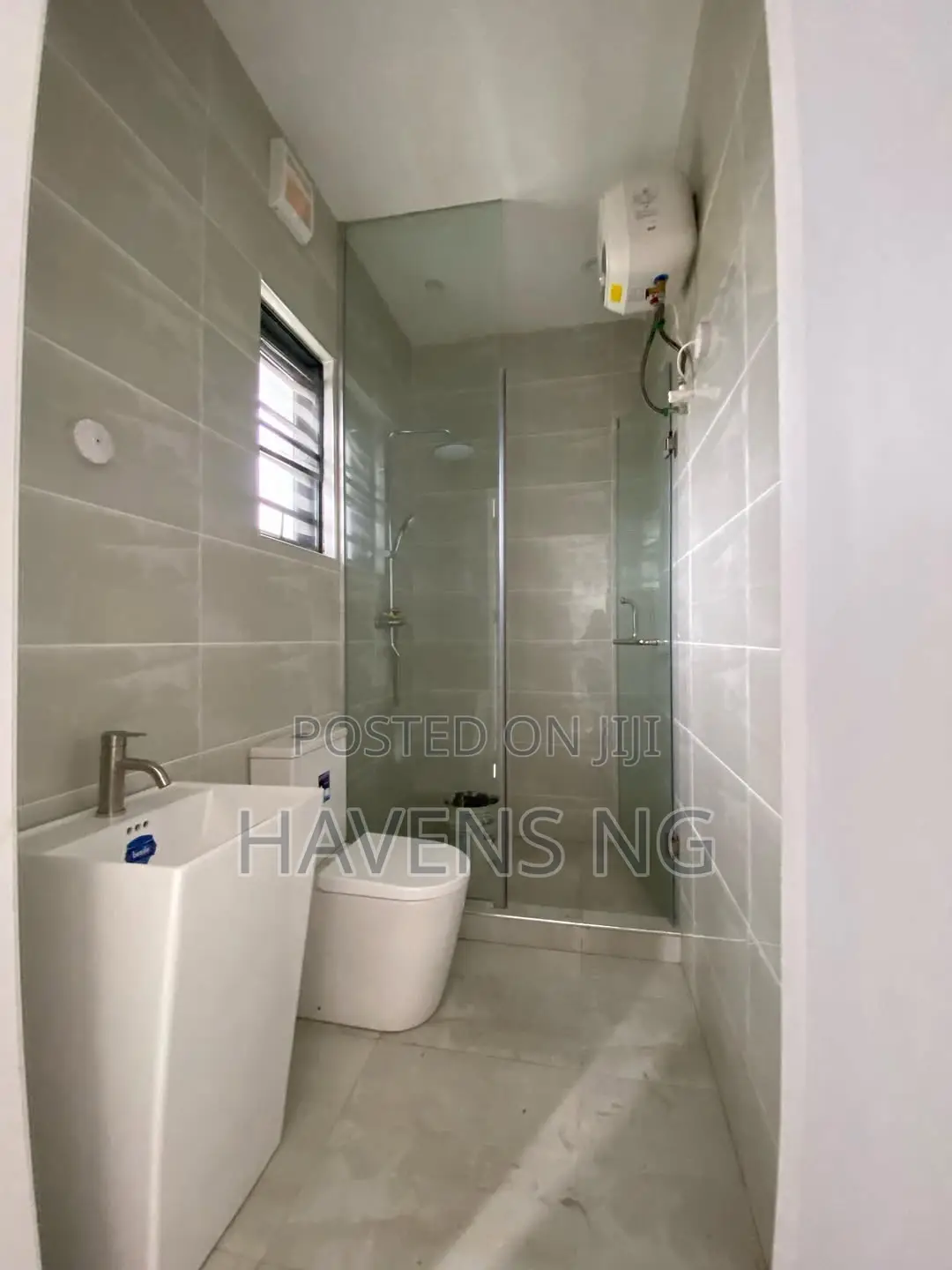 5bdrm Duplex in Ikate for sale in Ikate