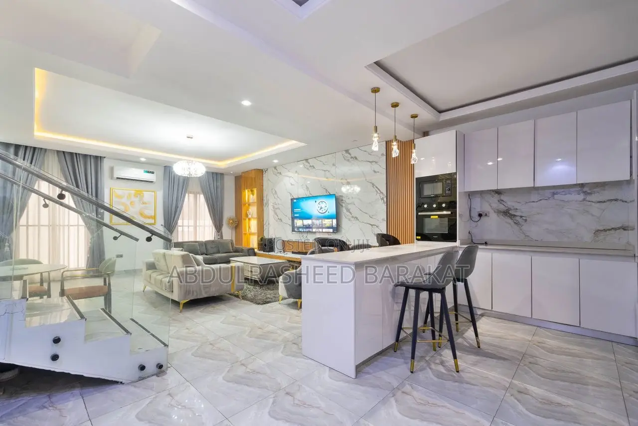 Luxury Three Bedroom Maisonette With Snooker Ps5 in Lekki Phase 1