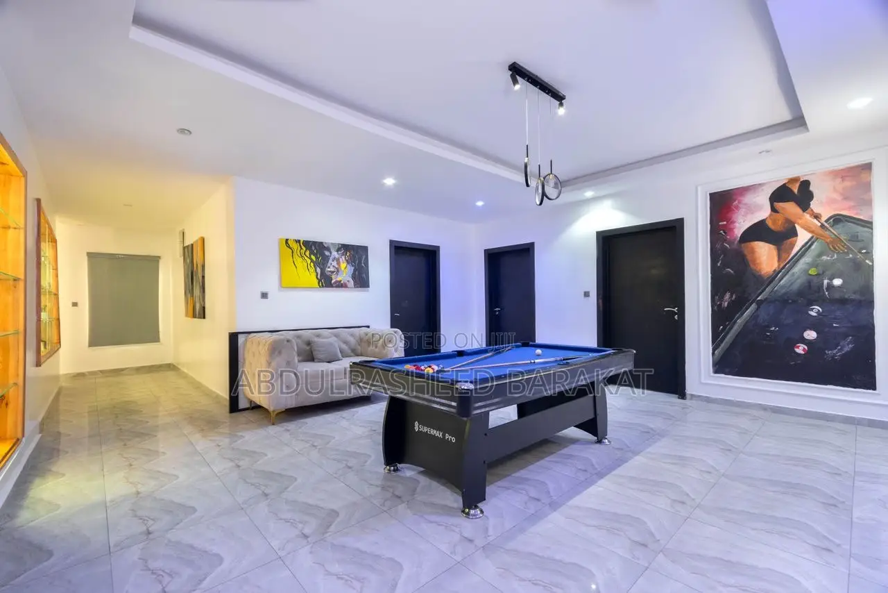 Luxury Three Bedroom Maisonette With Snooker Ps5 in Lekki Phase 1