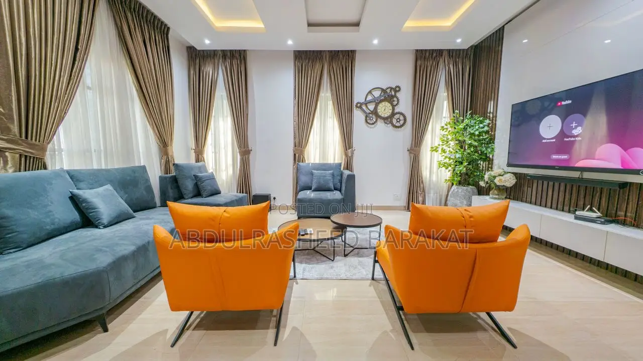 Luxury Three Bedroom Apartment With Snooker Balcony in Lekki Phase 1