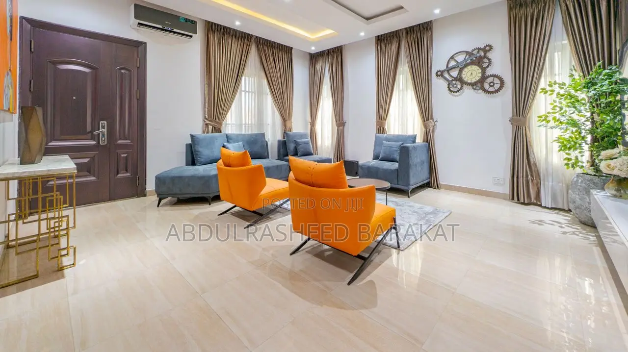 Luxury Three Bedroom Apartment With Snooker Balcony in Lekki Phase 1