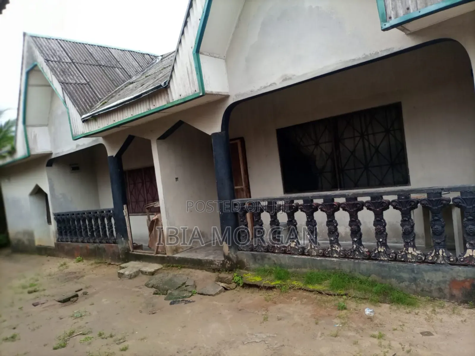 10bdrm Bungalow in Eket for sale in Eket