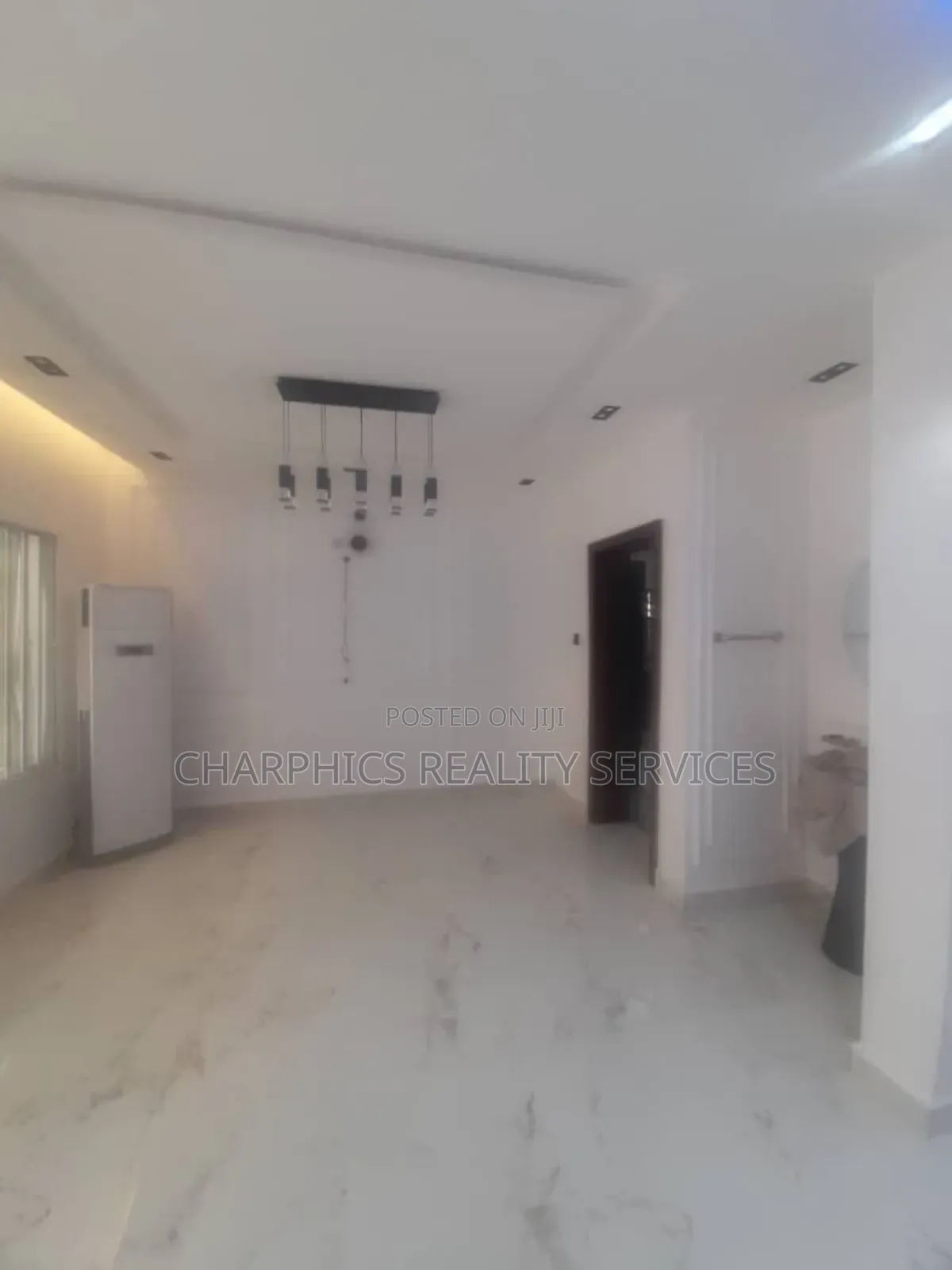 5bdrm Duplex in Lekki for sale in Lekki