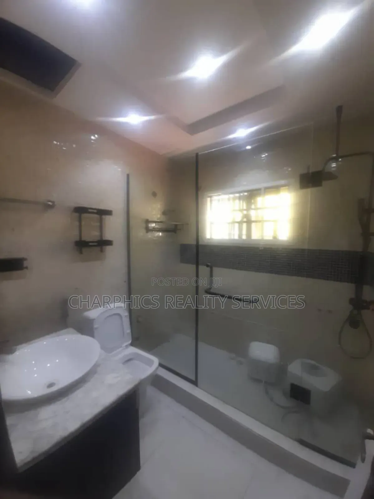 5bdrm Duplex in Lekki for sale in Lekki