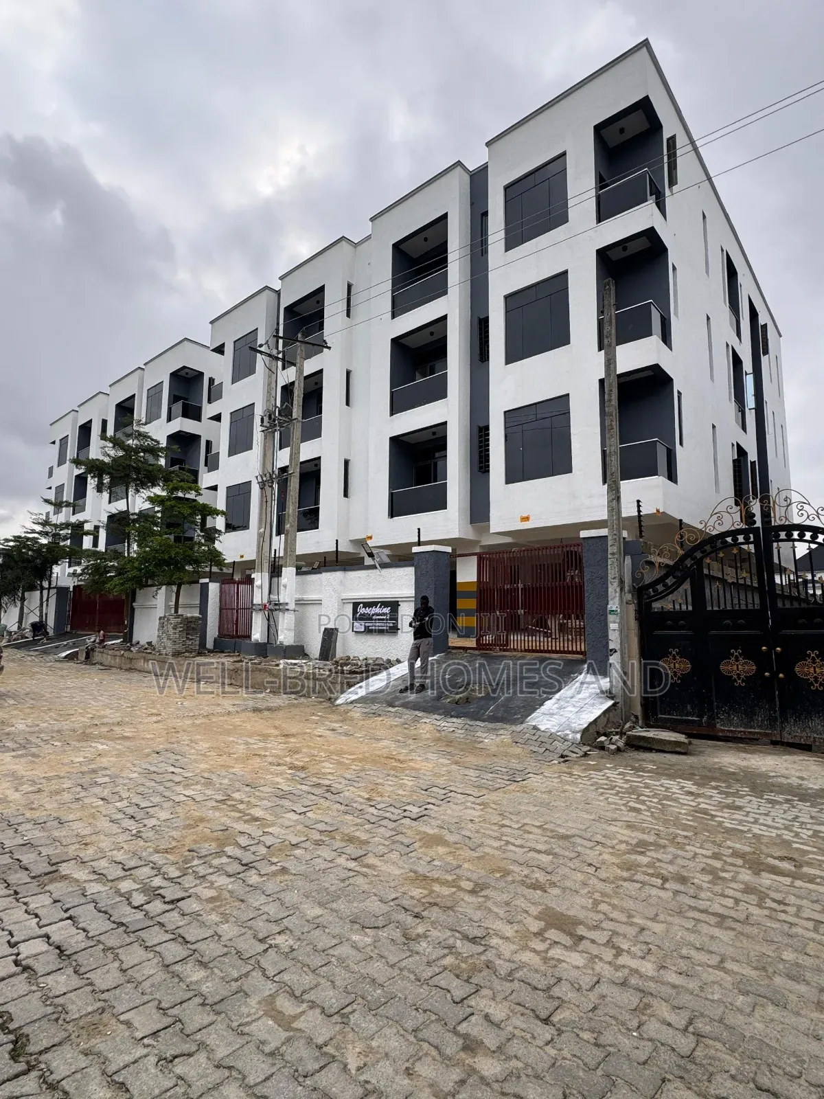 2bdrm Apartment in Ologolo Lekki Lagos for sale in Lekki
